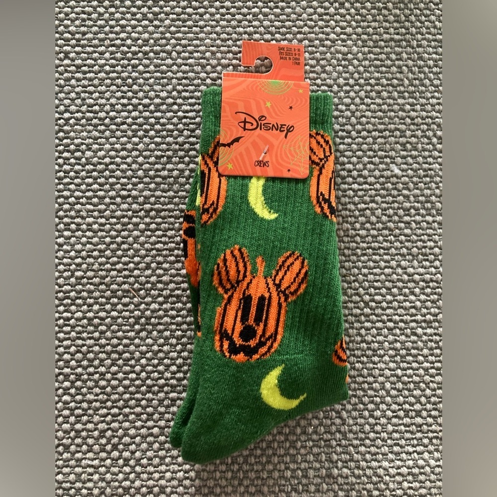 NWT Disney Mickey Mouse Pumpkin 🎃 crew socks